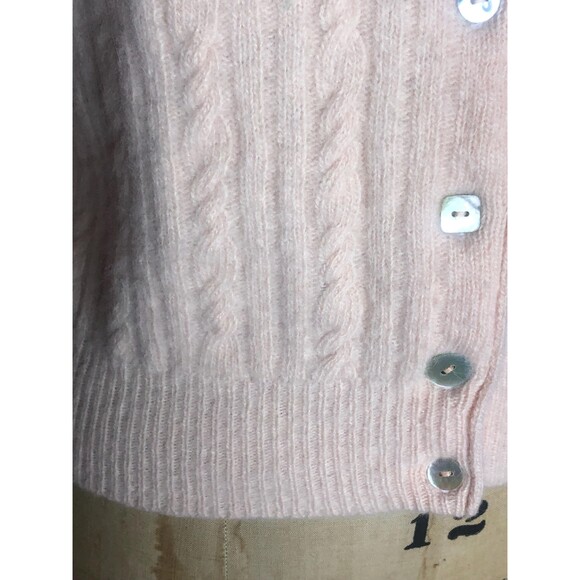 1980-90s Victoria Jones Pink LAMBSWOOL ANGORA Blend CARDIGAN W/Shell Buttons S-M - Picture 7 of 10